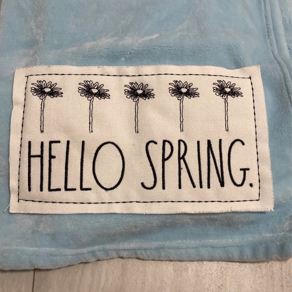 Rae Dunn hello spring blanket - Picture 2 of 3